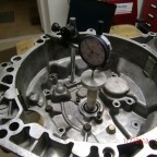 Gearbox reconditioning: measuring bearing clearance